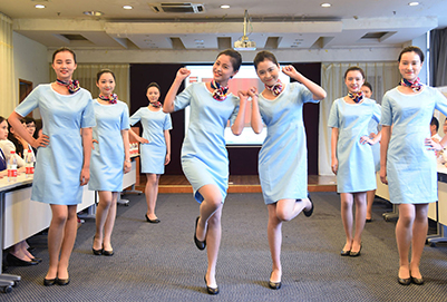 重庆航空学校：空乘服务专业前景及就业方向