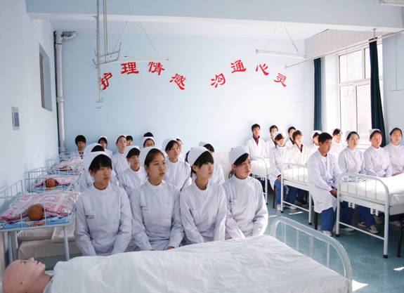 重庆助产护理专业学校都有哪个比较好