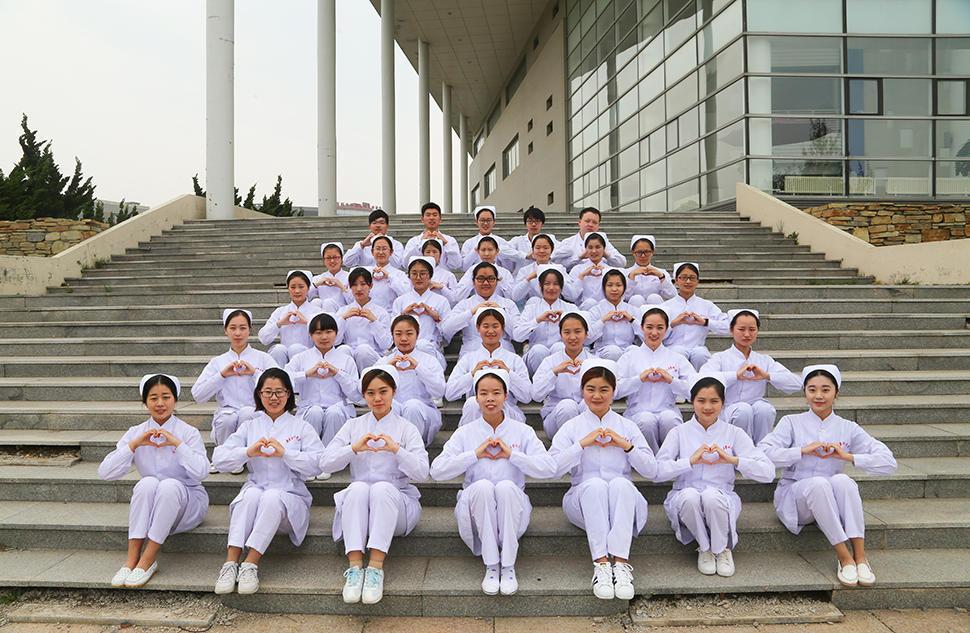 重庆初中生可以读高级护理吗