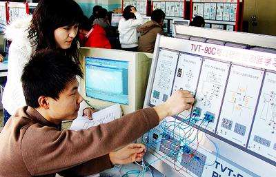 重庆汽修学校：上公办还是民办好?