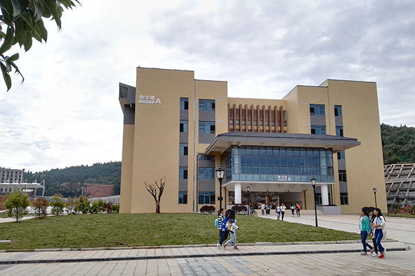 四川护理职业学院的环境怎么样 附2023年实拍图片