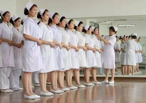 初中毕业可以学成都都江堰卫校的护士专业