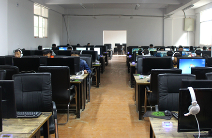 贵阳电子职业学校林东校区计算机专业实训室