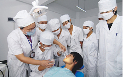 重庆中医大卫校口腔医学专业主要要学哪些课程