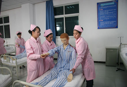 重庆第二卫校浅谈好护士要具备哪些品质
