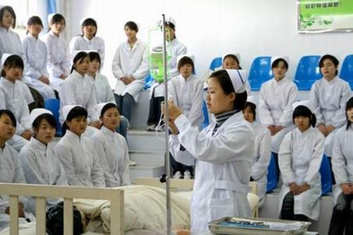 贵阳护士专业找工作前景趋势如何,贵阳省医院卫校