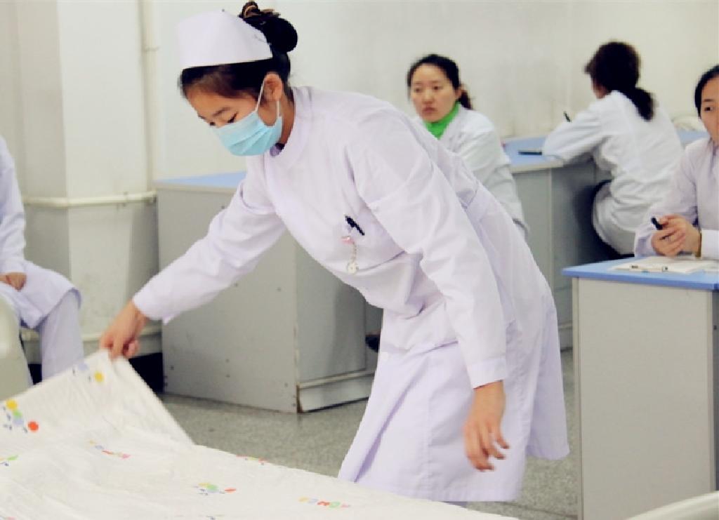 重庆铁路卫校临床护理专业与护理专业的区别在哪里