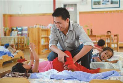 贵阳幼师学校：男幼师为何会更受欢迎?