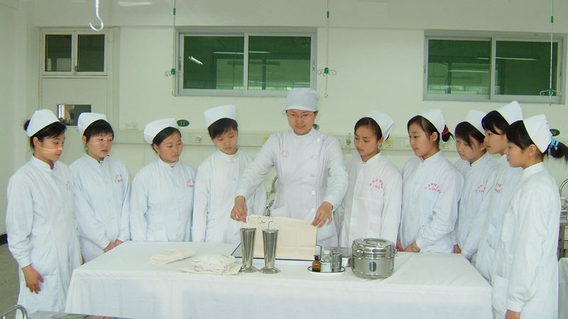 在成都卫生学校学医学影像要学些什么?