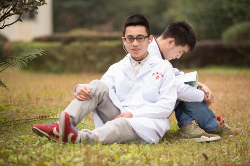 男生读护理专业怎么样