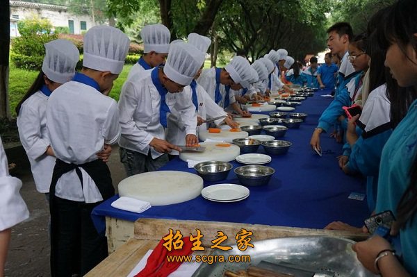 烹饪专业学生