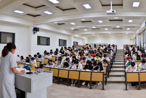 濮阳医学高等专科学校