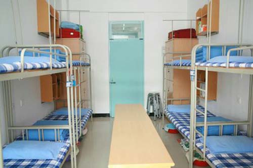 重庆联合技工学校宿舍条件,食堂环境